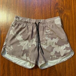 Women’s NFQ short with built in liner